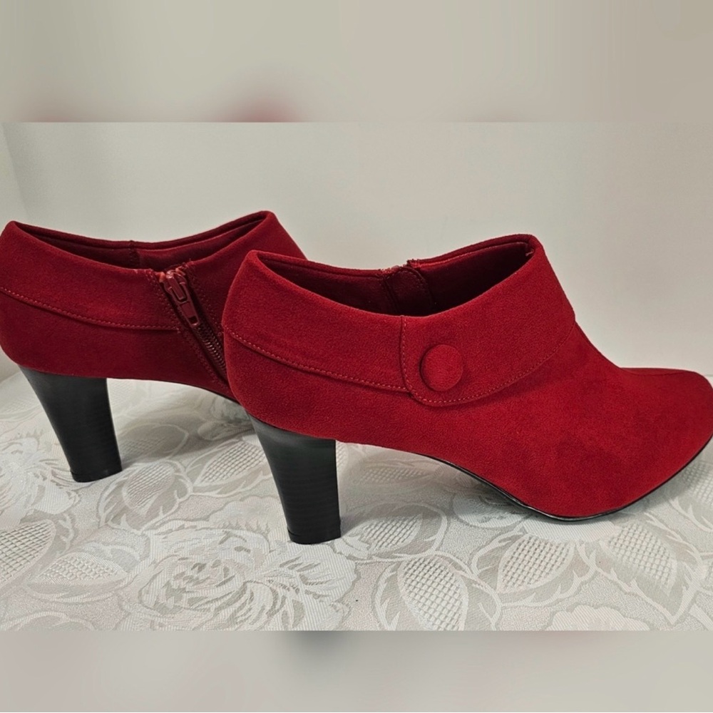 Elegant Red Women's Heeled Shoes